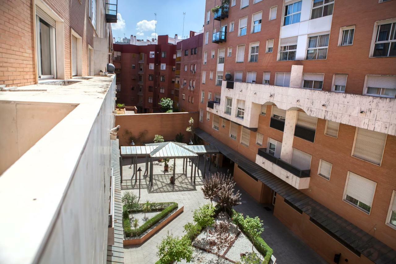 Apartamento Buhaira Seville Luaran gambar